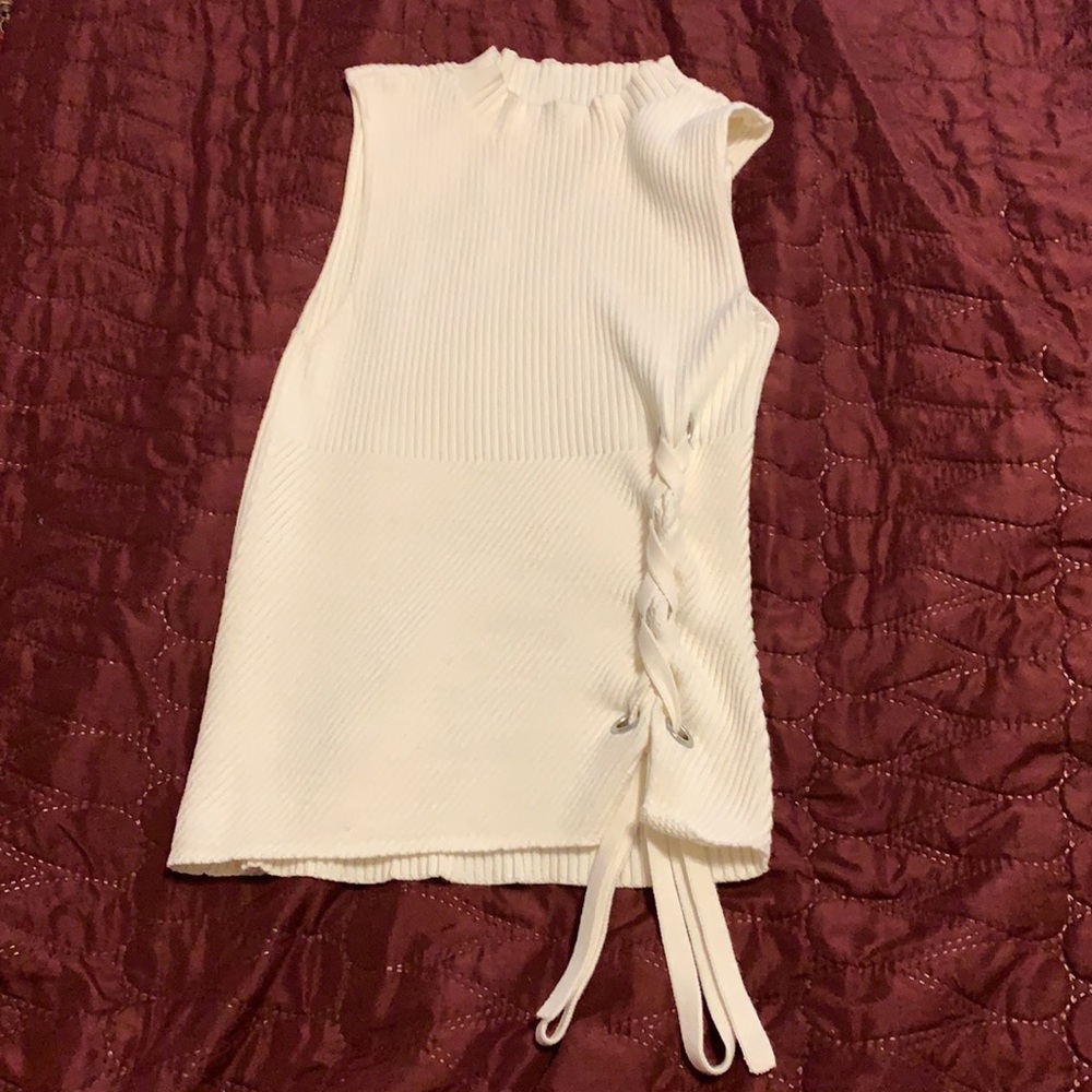 Express Cream Sleeveless Sweater Size Medium